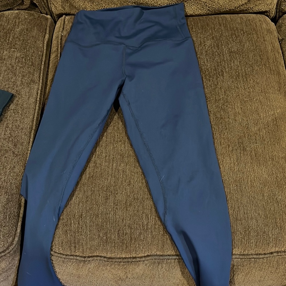 Dark blue lulu lemon leggings